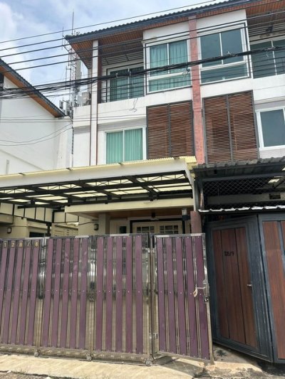 ให้เช่าทาวน์เฮ้าส์ 3 ชั้น 3 ห้องนอน ซอย 20 มิถุนา รัชดา สุทธิสาร ใกล้ MRT สุทธิสาร