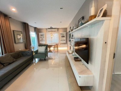 บ้านหลังนี้เป็นบ้านตัวอย่างของโครงการ ตกแต่งครบ พร้อมเฟอร์นิเจอร์ Built-in ทั้งหลัง หิ้วกระเป๋าเข้าอยู่ได้เลย - รูปที่ 5