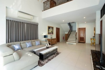 ใกล้ม.นานาชาติแสตมฟอร์ด 240 ม. Pool Villa ให้เช่าคฤหาสน์หรู 3 ชั้น 6นอน พระราม9 Motorway 6 น้ำ เฟอร์ เครื่องใช้ไฟฟ้าครบ ตลาดพัฒนาการ 1.1 กม - รูปที่ 4