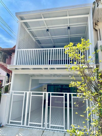 ทำเลข้าราชการ! ขายทาวน์เฮ้าส์ตกแต่งใหม่ #หมู่บ้านบัวหลวงสนามบินน้ำ - รูปที่ 2