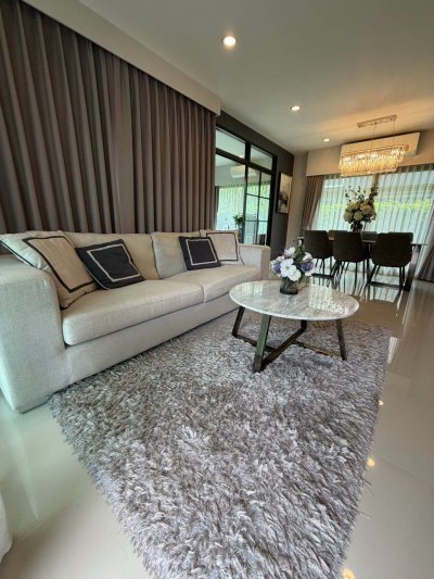 บ้านเดี่ยวให้เช่าพร้อมอยู่เฟอร์นิเจอร์ & เครื่องใช้ไฟฟ้าครบมีที่ชาร์จรถยนต์ด้วย - รูปที่ 2