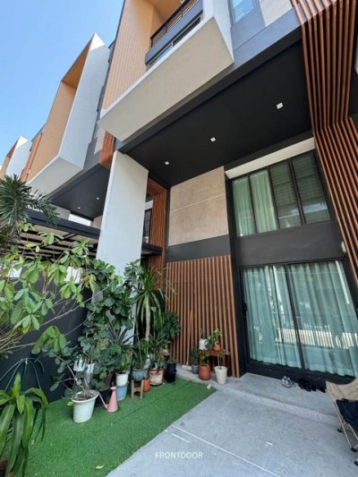 ให้เช่าทาวน์โฮม 3.5 ชั้น ชิเซน พัฒนาการ 32 Shizen Pattanakarn 32 ใกล้ทางด่วน ใกล้เอกมัย ทองหล่อ