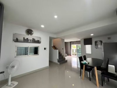 บ้านให้เช่า บ้านเดี่ยว 2 ชั้น หลังมุม 65 ตร.วา พร้อมอยู่  หมู่บ้านไลฟ์ อิน เดอะ การ์เด้น บ้านฉาง ระยอง - รูปที่ 3