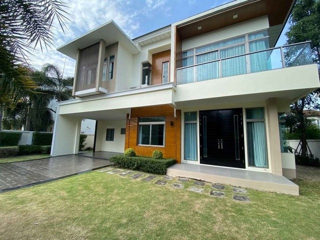 บ้านเดี่ยว 122.4 ตร.วา 246 ตร.ม.  เฟอร์นิเจอร์ครบ เพอร์เฟค มาสเตอร์พีซ 3 สุขุมวิท 77- สุวรรณภูมิ