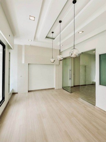 ขายทาวน์โฮมออฟฟิศ 3 ชั้นหลังมุม รีโนเวทใหม่ บ้านกลางเมืองพระรามเก้า-ลาดพร้าว ติดถนนเลียบทางด่ว - รูปที่ 5