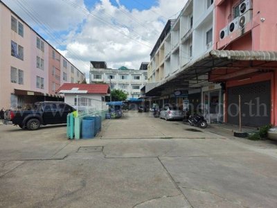 ตึกแถว 3.5 ชั้น รีโนเวทแล้ว ต่อเติมพื้นที่ใช้สอย ถ.พุทธมณฑลสาย 5 - รูปที่ 4