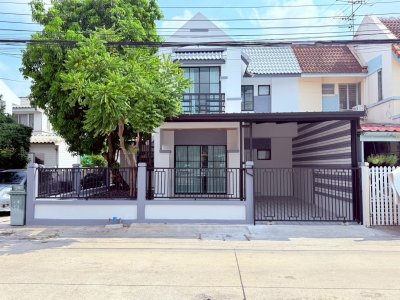 ขายด่วน! ทาวน์เฮาส์ 2 ชั้น หลังมุม เนื้อที่ใหญ่พิเศษ 30.4 ตร.ว.
