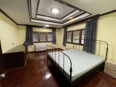 บ้านเดี่ยว 2 ชั้น 5 ห้องนอน 5 ห้องน้ำ จอดรถได้ 3 คัน  ซอย 20 มิถุนา ย่านสุทธิสาร - รูปที่ 4