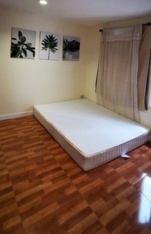 ให้เช่าทาวน์โฮม 4.5  ชั้นซอย วิภาวดีรังสิต 20  บุษราคัมเพลส    5 ห้องนอน 6 ห้องน้ำ  แอร์ 7 เหมาะทำออฟฟิศได้ - รูปที่ 4