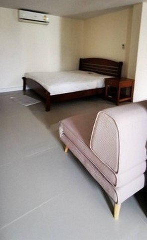 ให้เช่าทาวน์โฮม 4.5  ชั้นซอย วิภาวดีรังสิต 20  บุษราคัมเพลส    5 ห้องนอน 6 ห้องน้ำ  แอร์ 7 เหมาะทำออฟฟิศได้ - รูปที่ 3