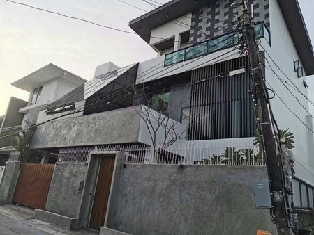 ขาย บ้านเดี่ยว ซอยรัชดานิเวศน์ 16 ใกล้mrtห้วยขวาง ย่านห้วยขวาง โทร 095-164-2956