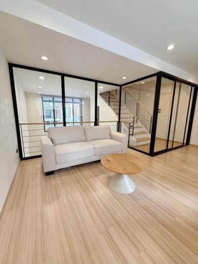 ให้เช่าทาวน์โฮม 3.5 ชั้นหลังมุม ชิเซน พัฒนาการ 32 Shizen Pattanakarn 32 ใกล้ทางด่วน 10 นาทีจากทองหล่อ - รูปที่ 6