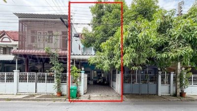 ทาวน์เฮ้าส์ สรงประภา 9 บุญอนันต์ หลังใหญ่ 25.6 ตร.ว. ต่อเติมครบ พื้นที่กว้าง สภาพดี พร้อมอยู่!