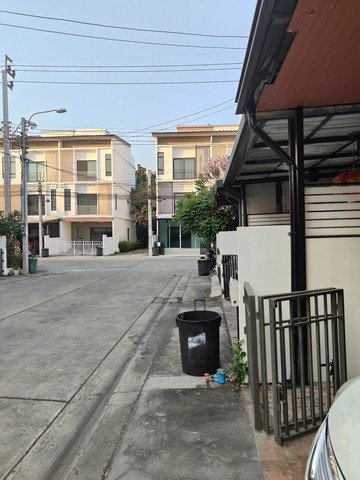 ขายทาวน์โฮม 3 ชั้น Patio Srinakarin Rama 9 | 160 ตร.ม. | ใกล้กรุงเทพกรีฑา | 3.99 ล้าน - รูปที่ 2