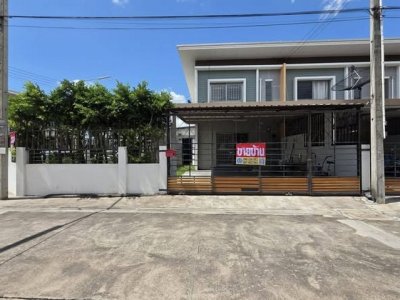 ขายทาวโฮม 2 ชั้น ใน มบ.ไลฟ์โฮม Life Home หลังริม อ.บ้านบึง จ.ชลบุรี