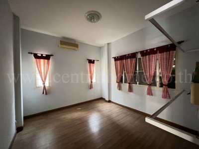 บ้านเดี่ยว หมู่บ้าน เสนากรีนวิลล์ รังสิต - คลอง 11 ทำเลดี ราคาถูก - รูปที่ 5