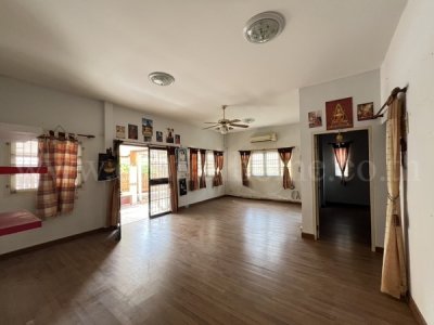 บ้านเดี่ยว หมู่บ้าน เสนากรีนวิลล์ รังสิต - คลอง 11 ทำเลดี ราคาถูก - รูปที่ 4