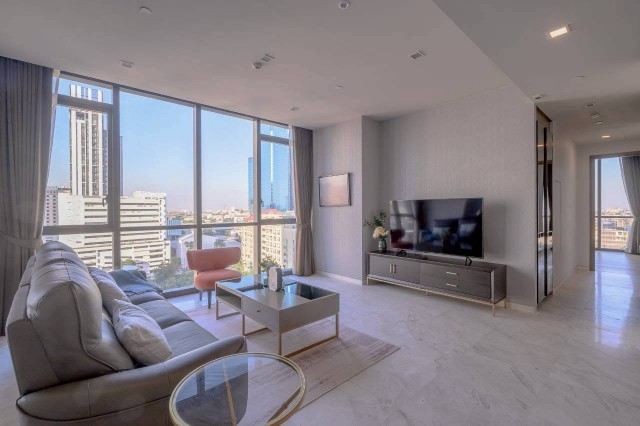 Luxury Urban Living with Privacy at The Monument Thong Lo