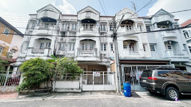 จองด่วน ทาวน์เฮ้าส์ 3 ชั้น ซอยพิบูลสงคราม 22 (วัดกำแพง 14) นนทบุรี ราคาถูก