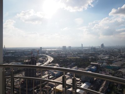 Spacious River View Condo with Easy Access to BRT and Expressway at Supalai Prima Riva - รูปที่ 8