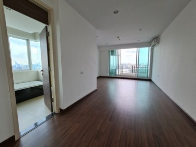 Spacious River View Condo with Easy Access to BRT and Expressway at Supalai Prima Riva - รูปที่ 4