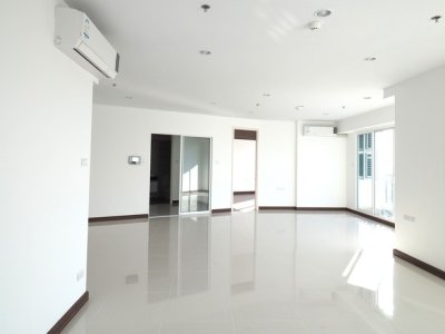 Spacious River View Condo with Easy Access to BRT and Expressway at Supalai Prima Riva - รูปที่ 2