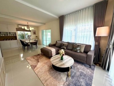 ให้เช่าบ้านเดี่ยว 2 ชั้น หลังมุมสวย หน้าบ้านวิวสระน้ำ (Lake View) โครงการ Villaggio 3 ศรีนครินทร์ บางนา 4 ห้องนอน 3 ห้องน้ำ 2 ที่จอดรถ - รูปที่ 5