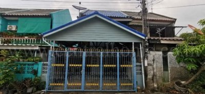 ขายด่วน บ้านแฝด ซอยวัดใหม่ผดุงเขต นนทบุรี ทำเลดี ใกล้ MRT สถานีตลาดบางใหญ่ 