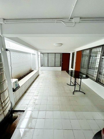 รัชดาภิเษก บ้านเดี่ยว 2ชั้น 3-4นอน 50ตร.ว. แอร์ 5 ตัว MRT สุทธิสาร 1.2 กม.  200ตร.ม.ทำเลอินทามระ 20-26  ม.หอการค้าไทย 1.6 กม - รูปที่ 5