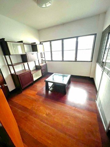 รัชดาภิเษก บ้านเดี่ยว 2ชั้น 3-4นอน 50ตร.ว. แอร์ 5 ตัว MRT สุทธิสาร 1.2 กม.  200ตร.ม.ทำเลอินทามระ 20-26  ม.หอการค้าไทย 1.6 กม - รูปที่ 7