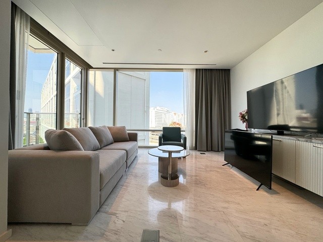 Wake up to the river an elegant 2 bedroom residence at Four Seasons Private Residences