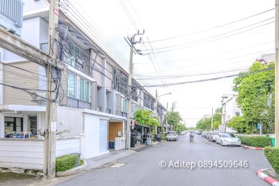 ขายทาวน์โฮม 3 ชั้น หลังมุม อารียา เดลี่ เกษตร-นวมินทร์ 24 ตร.ว. 3 ห้องนอน 3 ห้องน้ำ ต่อเติมครัว+ห้องข้างบ้านแล้ว ติดถนนเมนโครงการ - รูปที่ 3