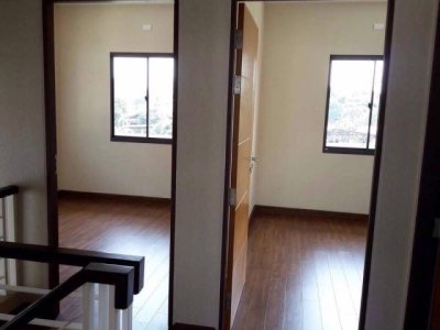 ขายด่วน! 4.6 ล้าน #ดิโอเรียนทอล #รีเจนท์3 #สารภี บ้านเดี่ยว 2 ชั้น | #บ้านหลังมุม ทำเลดี #ขายตามสภาพ #น้ำไม่ท่วม - รูปที่ 4