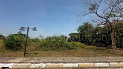 ขายด่วน ที่ดินเปล่า ถมแล้ว 105.2 ตร.วา หมู่บ้านการ์เด้นลากูน่า - ฉะเชิงเทรา ติดทะเลสาบ - รูปที่ 2