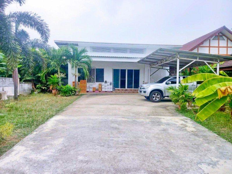 MRTศูนย์ราชการนนทบุรี 500ม. 136ตร.ว. 544 ตร.ม. จอดรถได้ 10 คันขึ้นไป  บ้านเดี่ยวชั้นเดียว 4 นอน 2 น้ำ