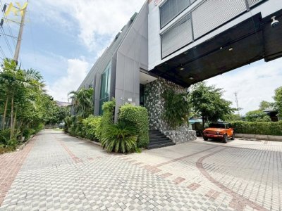 ที่ดินพร้อมอาคารสำนักงาน 5 ชั้น พื้นที่ใช้สอยมากถึง 1,163 ตร.ม. (มีลิฟท์) + โกดังเก็บสินค้า ติดถนนใหญ่ มอเตอร์เวย์ (กรุงเทพ-ชลบุรี สายใหม่) - รูปที่ 2