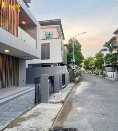 บ้านเดี่ยว 3 ชั้น แปลงมุม สวยพร้อมอยู่ ในหมู่บ้านเอคิวอาร์เบอร์ (AQ ARBOR)  ทำเลหนองบอน–ประเวศ  เนื้อที่ 53 ตร.ว.  3 นอน 4 น้ำ - รูปที่ 4
