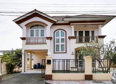 บ้านเดี่ยว 103.2 ตรว. 154 ตรม. 3 ห้องนอน  3 ห้องน้ำ  1 ห้องครัว 1 ห้องนั่งเล่น  หมู่บ้าน ภัสสร 10