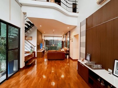 ให้เช่าบ้านหรูใจกลางสุขุมวิท 220 ตรม. 3 ห้องนอน บ้านศศิดา (Baan Sasida) สุขุมวิท 24 บ้านหรูทำเลศักยภาพ ใกล้ BTS พร้อมพงษ์ - รูปที่ 7