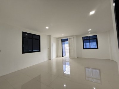 ขายโกดังพร้อมโฮมออฟฟิศ 2 ชั้น สไตล์ Modern Factory  เอกชัย–บางบอน | 5.90 ล้านบาท - รูปที่ 7
