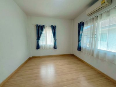ขายบ้านเดี่ยวศรีราชา มบ.คันทรีโฮมเลคแอนพาร์ค พร้อมเข้าอยู่ บรรยากาศร่มรื่น FP-H02455 - รูปที่ 6