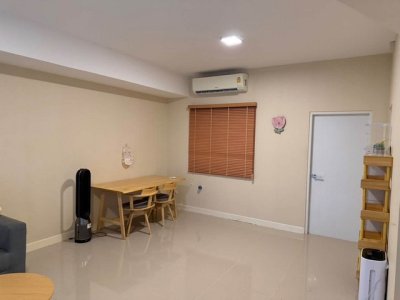 ให้เช่าทาวน์โฮม 2 ชั้น 2 ห้องนอน Pleno บางนา วงแหวน เลียบมอเตอร์เวย์ ใกล้เมกะบางนา เฟอร์ครบ พร้อมอยู่ เลี้ยงสัตว์ได้ - รูปที่ 3