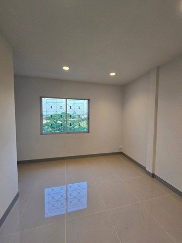 1.69 ล.ฟรีโอนทาวน์เฮ้า2ชั้นรีโนเวทใหม่ หมู่บ้าน อิมพีเรียลเพลส ซอยวัดลาดปลาดุก ทาวน์เฮ้า2ชั้น 19 ตร ว. รีโนเวทใหม่ทั้งหลัง - รูปที่ 8