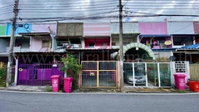 ทาวน์เฮ้าส์ ธารทอง 2 ซอยวัดลาดปลาดุกตรงข้าม JAS Green Village บางบัวทอง