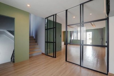 ขายอาคาร สำนักงาน โฮมออฟฟิศ 4 ชั้น ย่านรามอินทรา นวลจันทร์ โครงการ DISTRICT EKKAMAI-RAMINTRA ตกแต่งพร้อมใช้งาน - รูปที่ 4