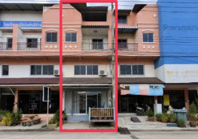 หมู่บ้านอรุณวรรณ 1 ซอยสายไหม 69 ถนนสายไหม ทาวน์โฮม 3 ชั้นราคาถูก หน้าบ้านไม่ชนใคร เดินทางสะดวกเข้า-ออกเมืองได้ง่าย สิ่งอำนวยความสะดวกครบครัน