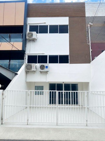 ตลาด บางซ่อน 600ม.ย่านประชาชื่น จตุจักร ให้เช่าทาวน์โฮม 3ชั้น รีโนเวทใหม่ 4 นอน 4 น้ำ พื้นที่ดิน 35 ตร.ว.พื้นที่ใช้สอย 200 ตร.ม.พร้อมเฟอร์ฯ