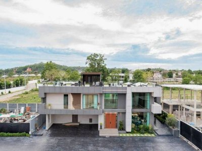 ขายพูลวิลล่าหรู Ultra-Luxury Opal Village Pattaya มีลิฟต์+สระส่วนตัว TP-H2592
