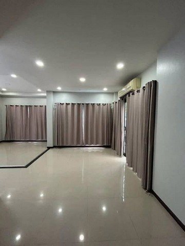 บ้านเดี่ยว 2 ชั้น รีโนเวทใหม่ พร้อมเข้าอยู่ เดินทางสะดวก สุเทพ - รูปที่ 2