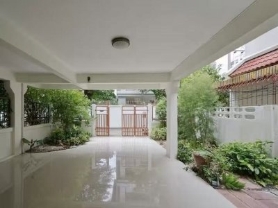 ให้เช่าบ้านเดี่ยว 4 ชั้น 5 ห้องนอน ย่านพร้อมพงษ์ ซอยสุขุมวิท 31 ตกแต่งพร้อมเฟอร์นิเจอร์ ใกล้ BTS พร้อมพงษ์, Emporium ** รับ Air Bnb - รูปที่ 7